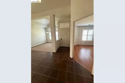 7693 Galloway Dr, San Jose, CA 95135 - Photo 17