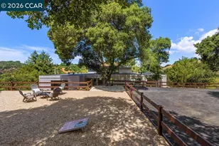 16 Sunnyside Ct, Orinda, CA 94563 - Photo 53