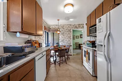 21617 Westfield Ave, Hayward, CA 94541 - Photo 33