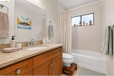 469 Van Buren Ave, Oakland, CA 94610 - Photo 9