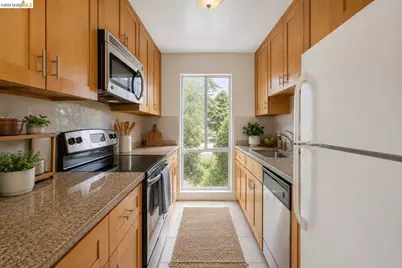 469 Van Buren Ave, Oakland, CA 94610 - Photo 7