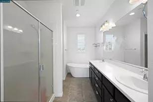 531 Lavender Dr, Vacaville, CA 95687 - Photo 37