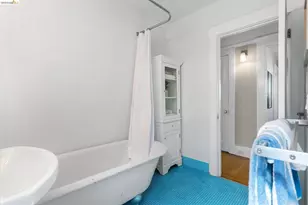 530 63rd St, Oakland, CA 94609 - Photo 35