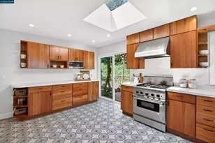 90 Loma Vista Dr, Orinda, CA 94563 - Photo 13