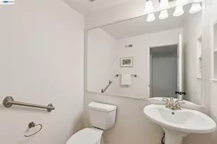 710 Lagunaria Ln, Alameda, CA 94502 - Photo 59