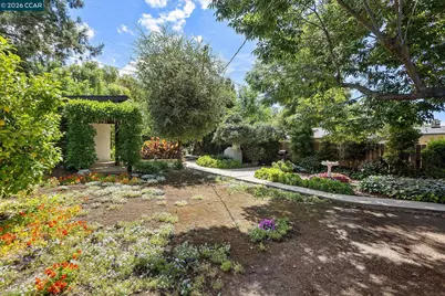 246 Wellington Ave, Concord, CA 94520 - Photo 49