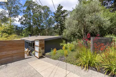 1963 Arrowhead Dr, Oakland, CA 94611 - Photo 5