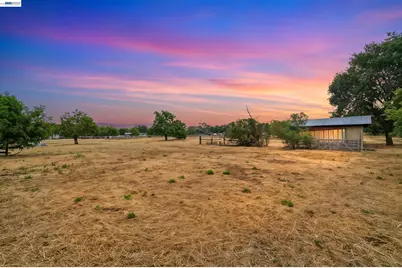 744 Mockingbird Ln, Pleasanton, CA 94566 - Photo 5