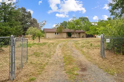 744 Mockingbird Ln, Pleasanton, CA 94566 - Photo 11