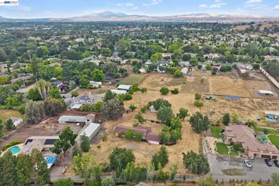 744 Mockingbird Ln, Pleasanton, CA 94566 - Photo 51