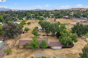 744 Mockingbird Ln, Pleasanton, CA 94566 - Photo 3