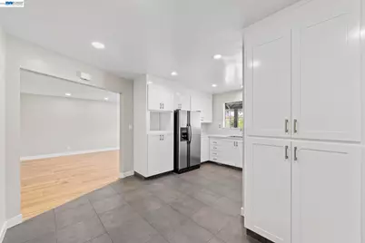 2481 Whitethorne, San Jose, CA 95128 - Photo 9