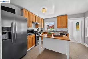 1175 Camelia St, Berkeley, CA 94702 - Photo 27