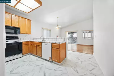 1402 Legend Circle, Vallejo, CA 94591 - Photo 7