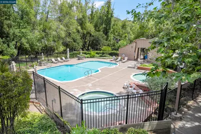 28 Curlew Way, Novato, CA 94949 - Photo 17