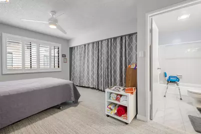 1 Embarcadero #353, Oakland, CA 94607 - Photo 15