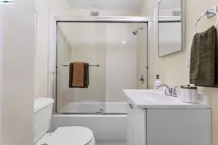 28122 10th St, Hayward, CA 94544 - Photo 27