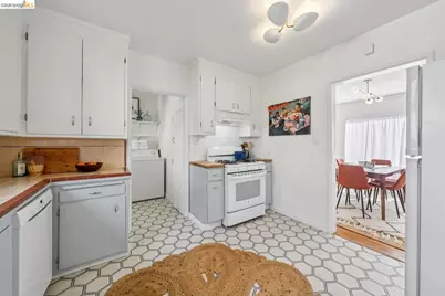 259 Broadmoor Blvd, San Leandro, CA 94577 - Photo 29