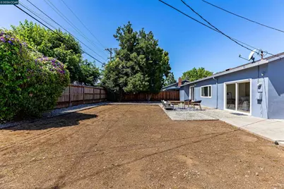 1750 Woodcrest Dr, Concord, CA 94521 - Photo 65