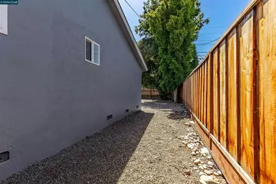 1750 Woodcrest Dr, Concord, CA 94521 - Photo 51