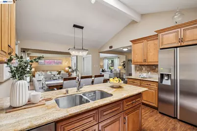 33166 Basswood Ave, Union City, CA 94587 - Photo 27