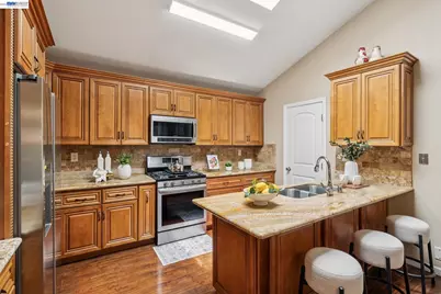 33166 Basswood Ave, Union City, CA 94587 - Photo 21