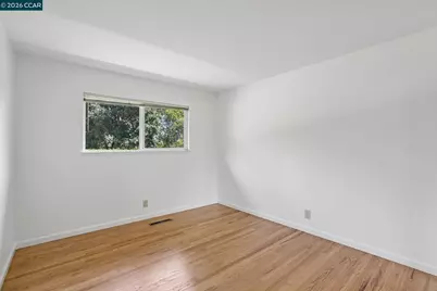 8 Bristol Ct, Pleasant Hill, CA 94523 - Photo 13