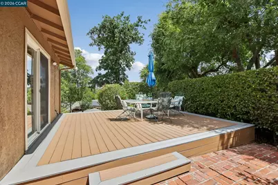 8 Bristol Ct, Pleasant Hill, CA 94523 - Photo 29