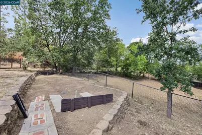 8 Bristol Ct, Pleasant Hill, CA 94523 - Photo 33