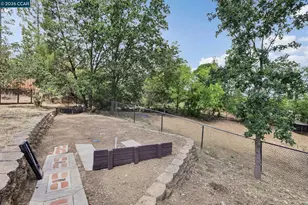 8 Bristol Ct, Pleasant Hill, CA 94523 - Photo 33