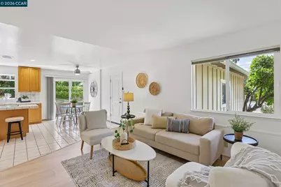 8 Bristol Ct, Pleasant Hill, CA 94523 - Photo 9