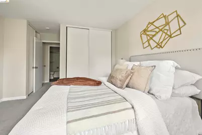 466 Crescent St #307, Oakland, CA 94610 - Photo 17