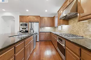 282 Drummond Dr, Hayward, CA 94542 - Photo 7