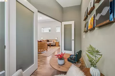 673 45th St, Oakland, CA 94609 - Photo 9