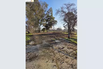 4641 Pacific Ave, Olivehurst, CA 95961 - Photo 5