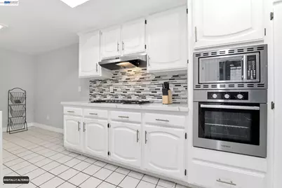 742 Via Zapata, Riverside, CA 92507 - Photo 23