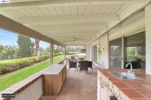 742 Via Zapata, Riverside, CA 92507 - Photo 13