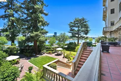 200 Lakeside Dr #801, Oakland, CA 94612 - Photo 23