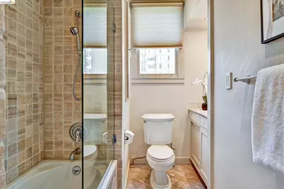 200 Lakeside Dr #801, Oakland, CA 94612 - Photo 21