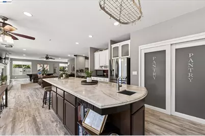 8303 Regency Dr, Pleasanton, CA 94588 - Photo 15