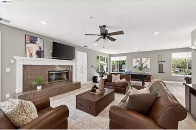 8303 Regency Dr, Pleasanton, CA 94588 - Photo 21