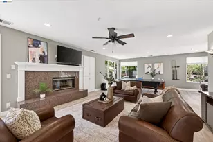8303 Regency Dr, Pleasanton, CA 94588 - Photo 21