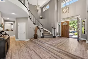 8303 Regency Dr, Pleasanton, CA 94588 - Photo 7