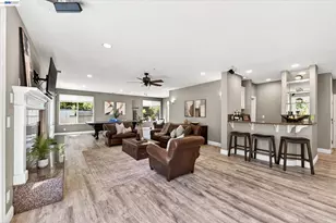 8303 Regency Dr, Pleasanton, CA 94588 - Photo 25