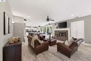 8303 Regency Dr, Pleasanton, CA 94588 - Photo 27