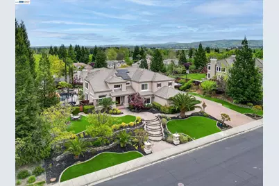 8303 Regency Dr, Pleasanton, CA 94588 - Photo 3