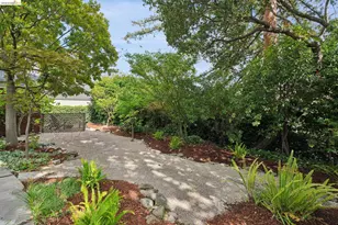 857 Paramount Rd, Oakland, CA 94610 - Photo 37