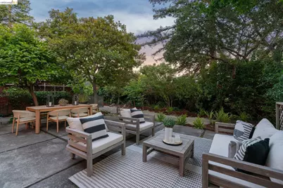 857 Paramount Rd, Oakland, CA 94610 - Photo 47
