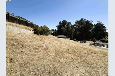 24366 Israel Ct, Hayward, CA 94541 - Photo 3