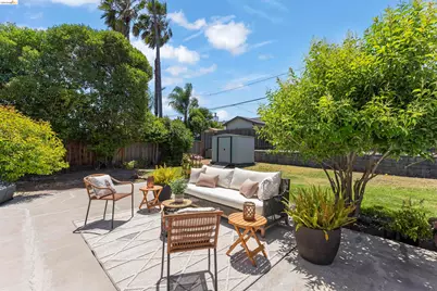 8044 Tamarack Dr, Dublin, CA 94568 - Photo 17